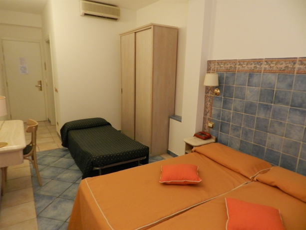 Imagen de la habitación del Hotel Punta Mesco. Foto 10