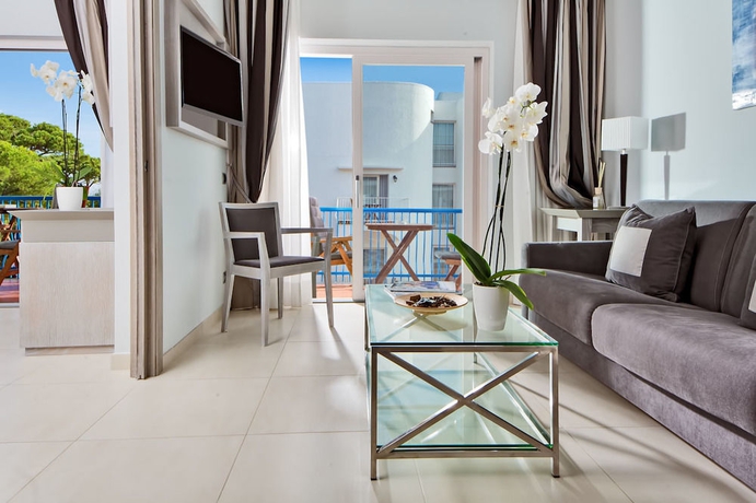 Imagen de los interiores del Hotel Punta Molino Beach Resort and Thermal Spa. Foto 12
