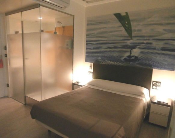 Imagen de la habitación del Hotel Punta Monpás. Foto 4
