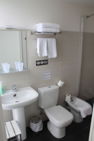 Imagen de la habitación del Hotel Punta Monpás. Foto 12