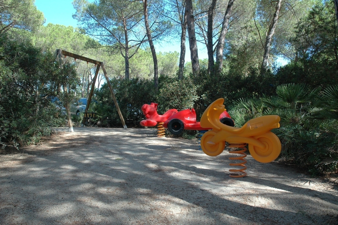 Imagen de los exteriores del Hotel Punta Negra. Foto 14