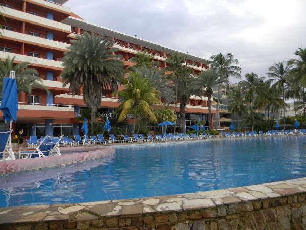 Imagen de la piscina del Hotel Punta Palma y Marina. Foto 7