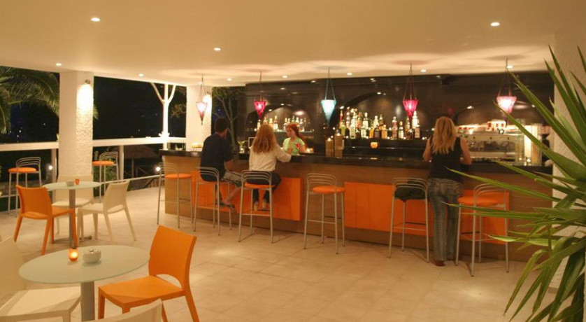 Imagen general del Hotel Punta, Punta. Foto 11