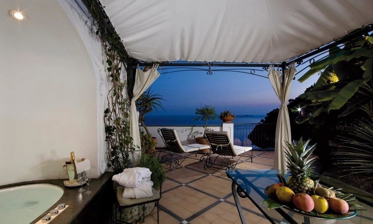 Imagen de los exteriores del Hotel Punta Regina. Foto 13