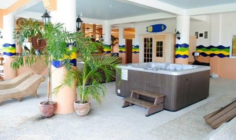Imagen de la habitación del Hotel Punta Riviera Resort. Foto 31