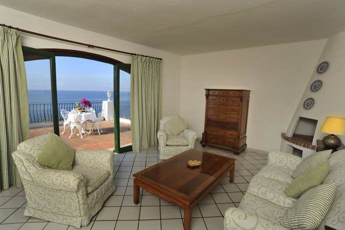Imagen de la habitación del Hotel Punta Rossa. Foto 5