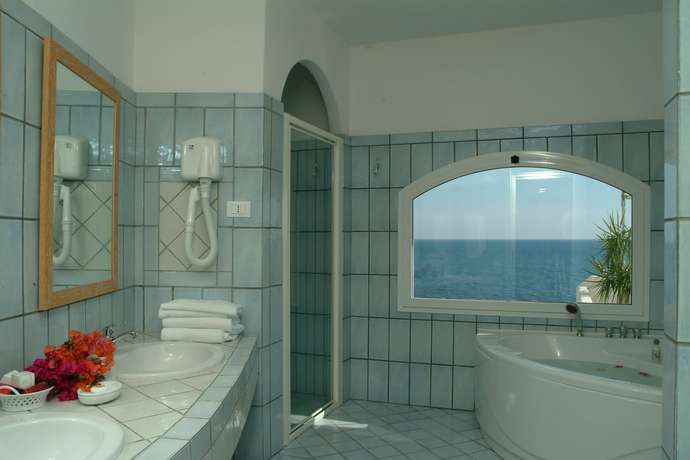 Imagen de la habitación del Hotel Punta Rossa. Foto 7