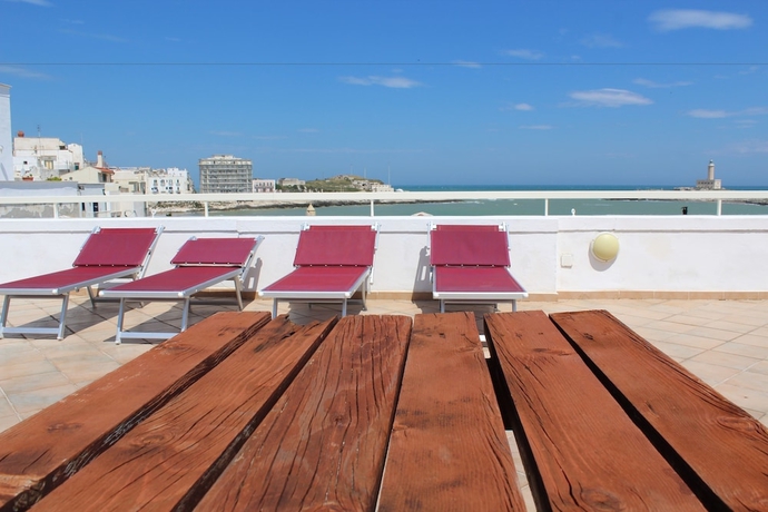 Imagen de los exteriores del Hotel Punta San Francesco. Foto 18