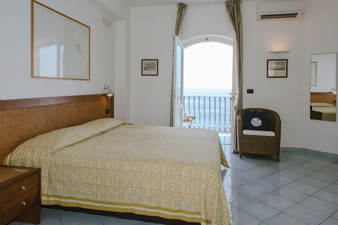 Imagen de la habitación del Hotel Punta Scario. Foto 4