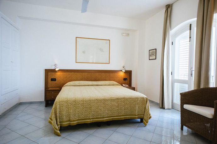 Imagen de la habitación del Hotel Punta Scario. Foto 12