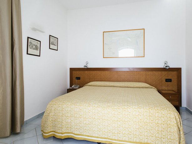 Imagen de la habitación del Hotel Punta Scario. Foto 15