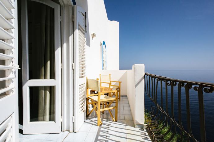 Imagen de la habitación del Hotel Punta Scario. Foto 17