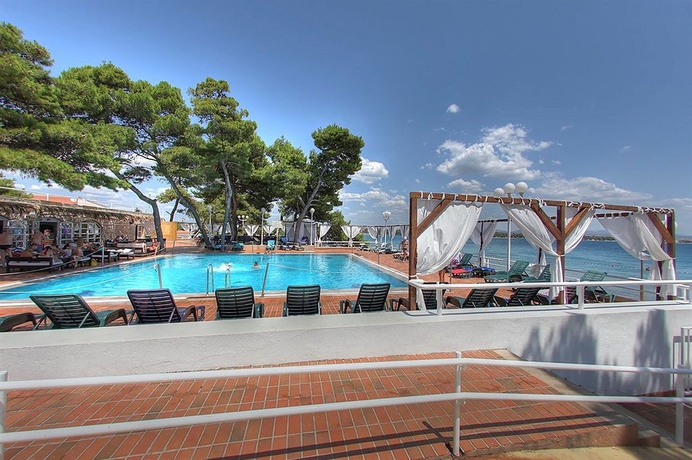 Imagen de la piscina del Hotel Punta, Vodice. Foto 14