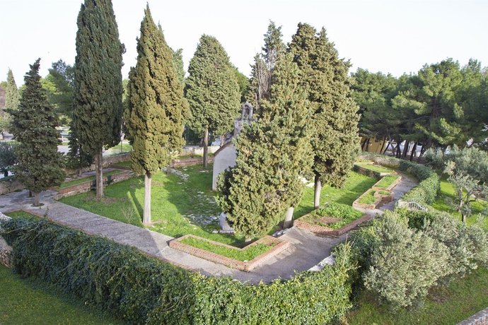 Imagen de los exteriores del Hotel Punta, Vodice. Foto 10