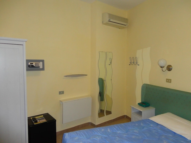 Imagen de la habitación del Hotel Puntabella. Foto 11