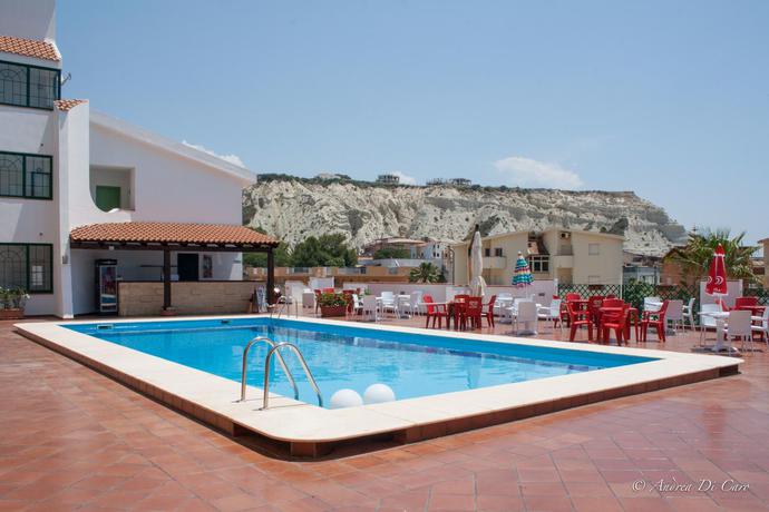 Imagen general del Hotel Puntamajata. Foto 5