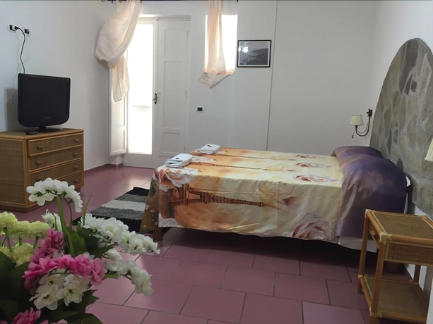 Imagen de la habitación del Hotel Punto Azzurro. Foto 12