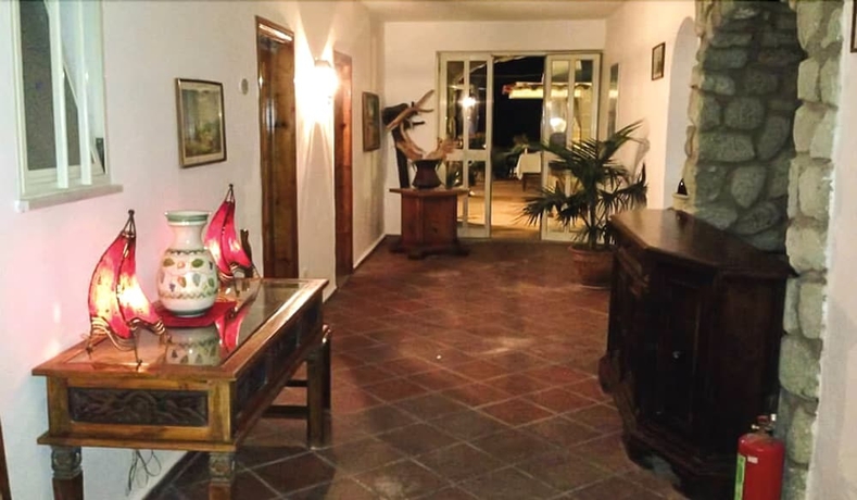 Imagen de los interiores del Hotel Punto Azzurro. Foto 19