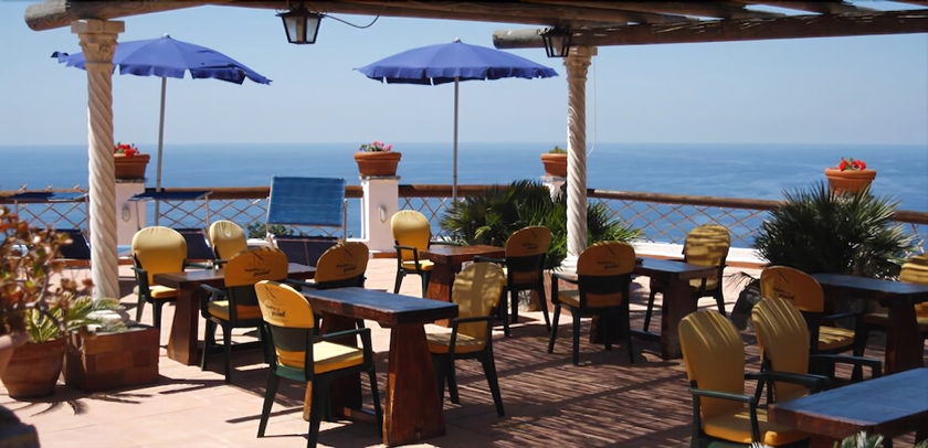 Imagen de los exteriores del Hotel Punto Azzurro. Foto 16