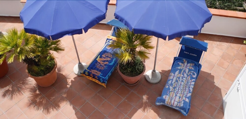 Imagen de los exteriores del Hotel Punto Azzurro. Foto 18