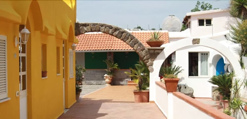 Imagen general del Hotel Punto Azzurro. Foto 5