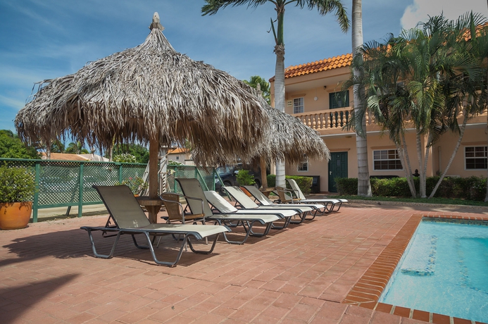 Imagen de la piscina del Hotel Punto Di Oro Residences. Foto 14