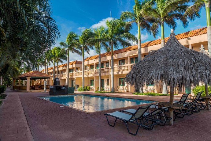 Imagen de la piscina del Hotel Punto Di Oro Residences. Foto 16