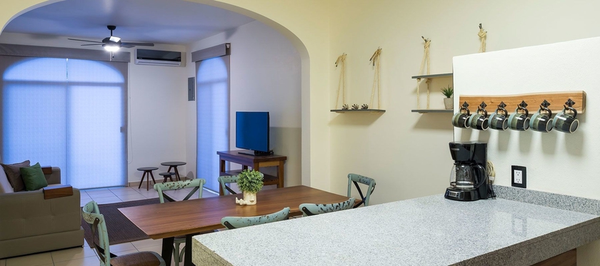 Imagen de la habitación del Hotel Punto Mita Suites. Foto 9