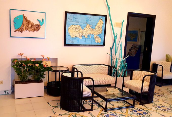 Imagen de los interiores del Hotel Punto Verde. Foto 19