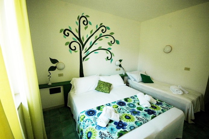 Imagen de la habitación del Hotel Punto Verde. Foto 17