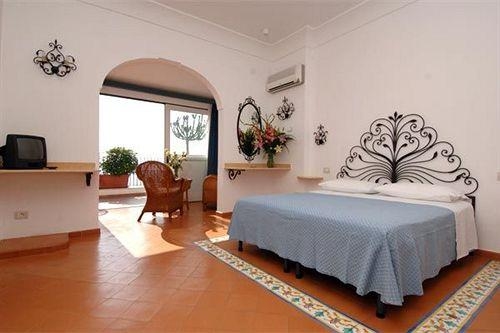 Imagen general del Hotel Pupetto. Foto 7