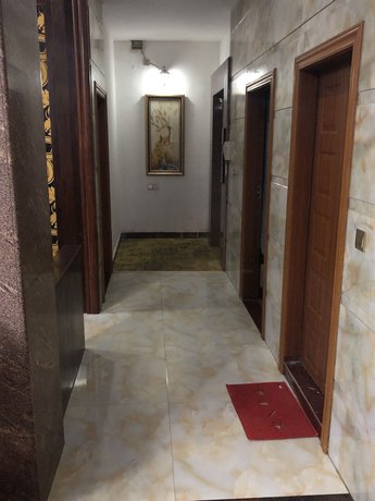 Imagen de los interiores del Hotel Puqian Business. Foto 12