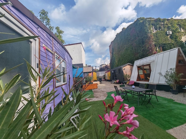 Imagen general del Hotel Pura Vida Downtown Tiny Houses. Foto 1