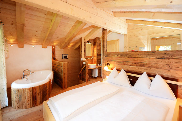 Imagen de la piscina del Hotel Puradies. Foto 10