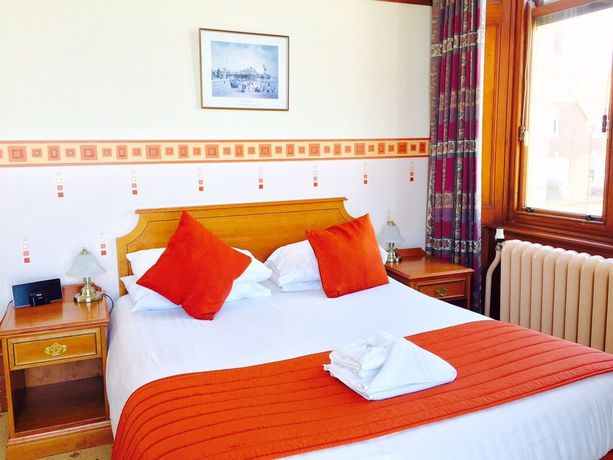 Imagen de los exteriores del Hotel Purbeck House Hotel & Louisa Lodge. Foto 10
