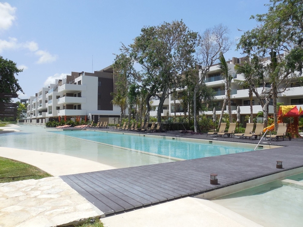 Imagen de la piscina del Hotel Pure All Suites Rivera Maya. Foto 16