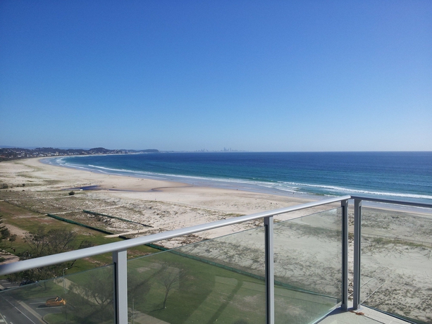 Imagen de los exteriores del Hotel Pure Kirra. Foto 12