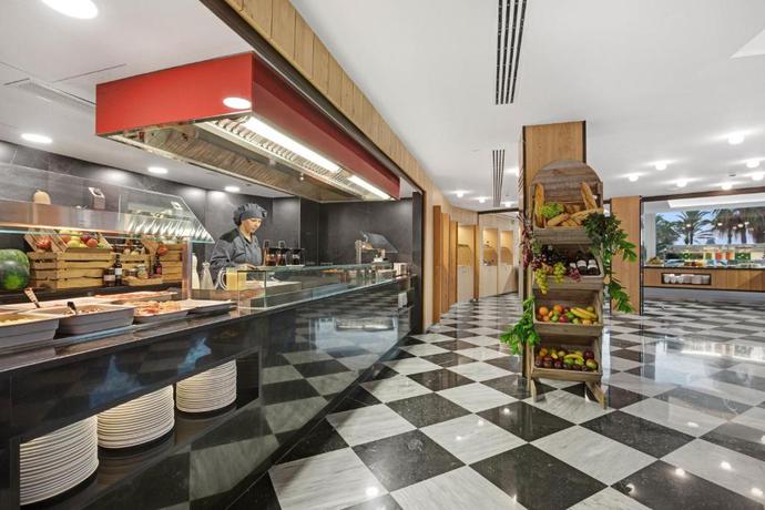 Imagen del bar/restaurante del Hotel Pure Salt Garonda - Adults Only. Foto 8