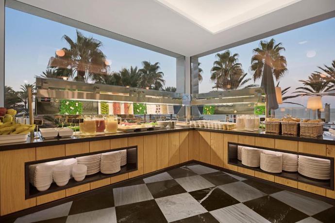 Imagen del bar/restaurante del Hotel Pure Salt Garonda - Adults Only. Foto 9