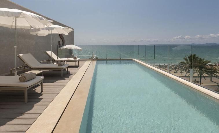 Imagen de la piscina del Hotel Pure Salt Residences. Foto 10