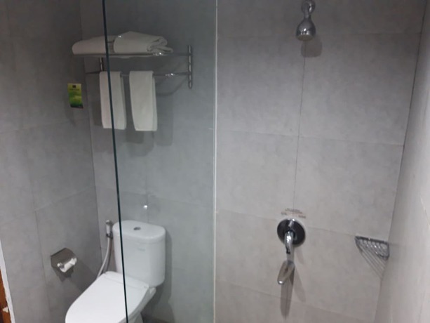 Imagen de la habitación del Hotel Puri Artha. Foto 6