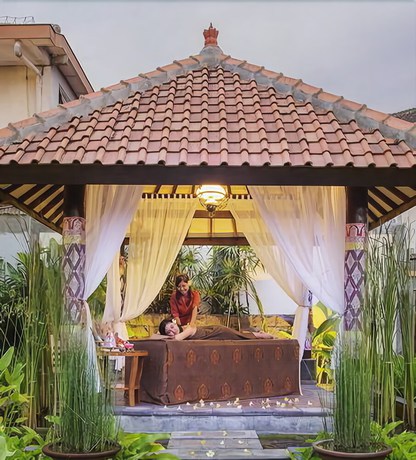 Imagen de los exteriores del Hotel Puri Artha. Foto 13