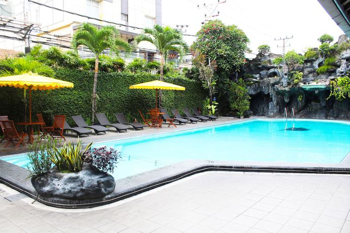 Imagen de la piscina del Hotel Puri Artha. Foto 19