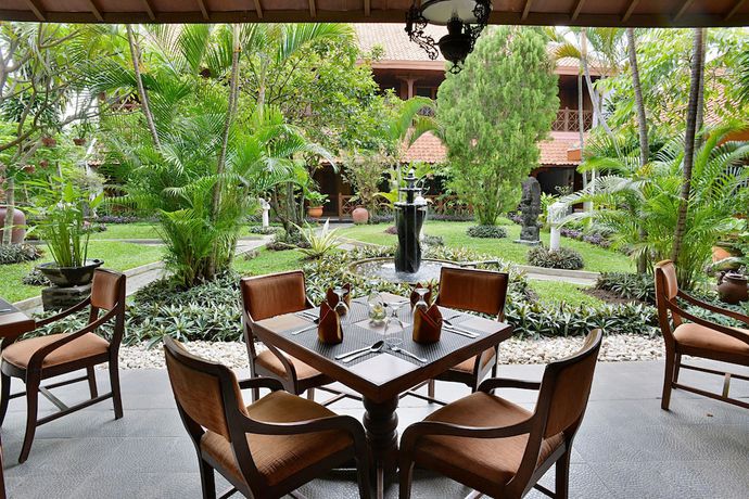 Imagen del bar/restaurante del Hotel Puri Artha. Foto 3