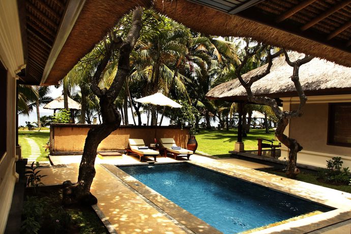 Imagen de la piscina del Hotel Puri Bagus Lovina. Foto 9