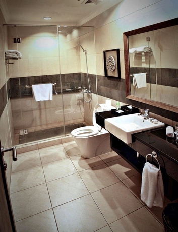 Imagen de la habitación del Hotel Puri Denpasar. Foto 6