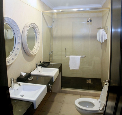 Imagen de la habitación del Hotel Puri Denpasar. Foto 7