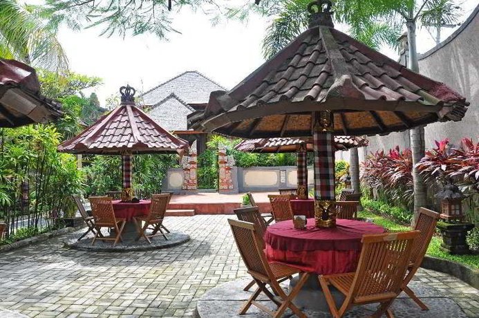 Imagen del bar/restaurante del Hotel Puri Dewa Bharata and Villas. Foto 2