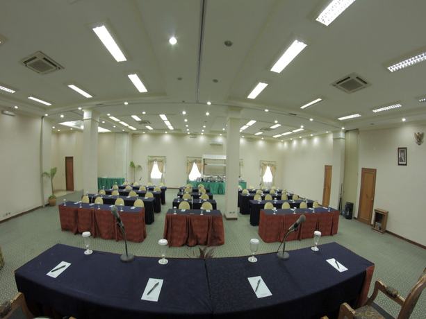Imagen de los interiores del Hotel Puri Jaya. Foto 16