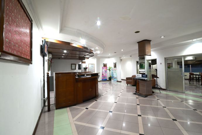 Imagen de los interiores del Hotel Puri Jaya. Foto 17
